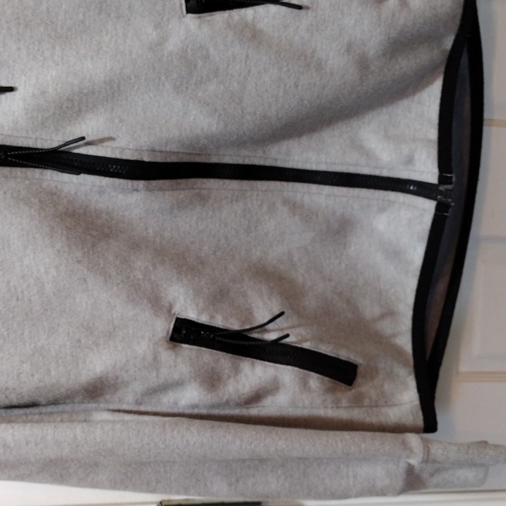 American Eagle Outfitters hi-low hooded sweatshirt style jacket. - Picture 3 of 11